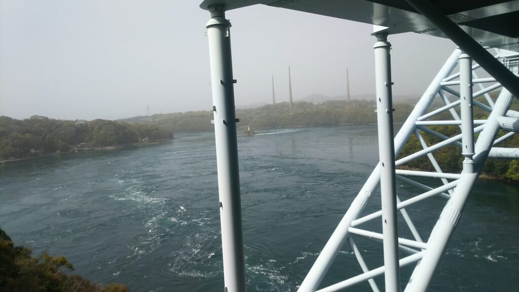 新西海橋から見る針尾無線塔